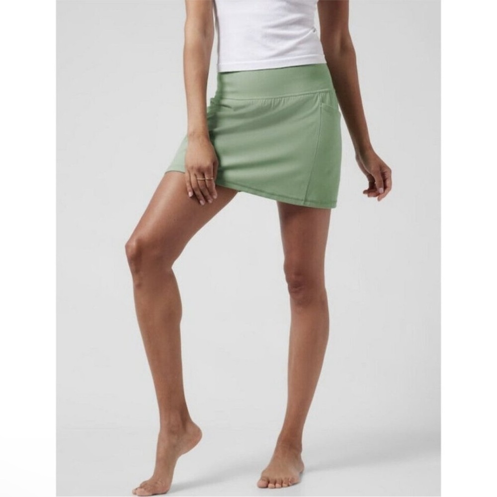 Athleta Salutation Stash 14.5" Skort Skirt Raleigh Green Size XL